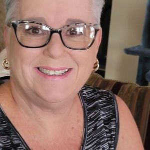 Meet your Posher, Deborah